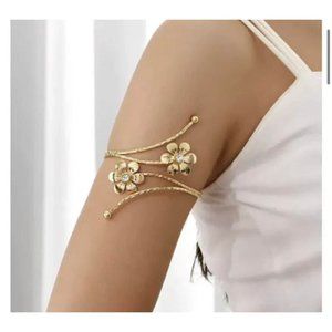 Armlet arm cuff bracelet, gold armband, flower gold arm cuff boho upper arm